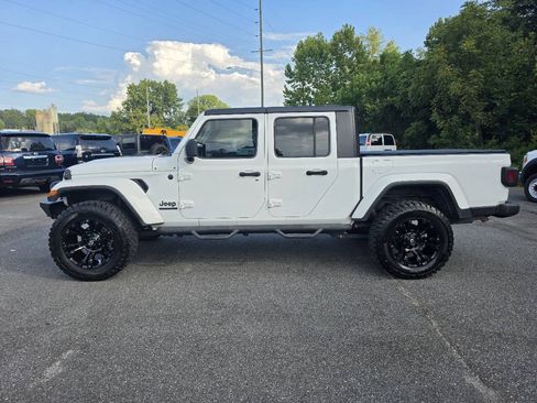 Used 2021 Jeep Gladiator Sport w/ Quick Order Package 24Q 80Th AWD/4WD image 10