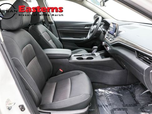 Used 2025 Nissan Altima 2.5 SV FWD image 23