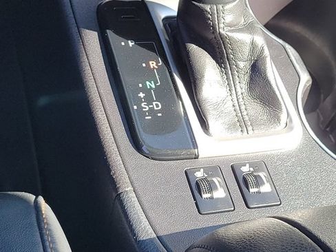 Used 2016 Toyota Highlander XLE AWD/4WD image 12