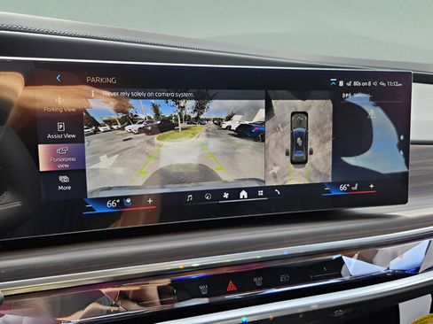 New 2025 BMW i7 xDrive60 image 24