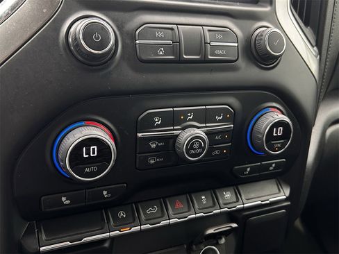 Used 2022 Chevrolet Silverado 1500 LT image 20