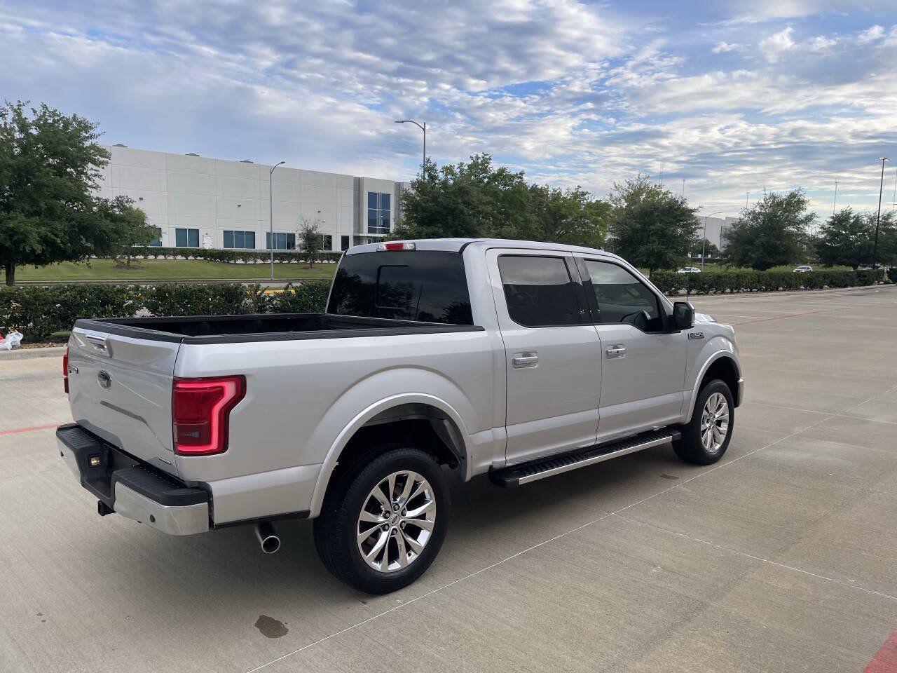 Used 2015 Ford F150 Lariat w/ Equipment Group 502A Luxury RWD image 9