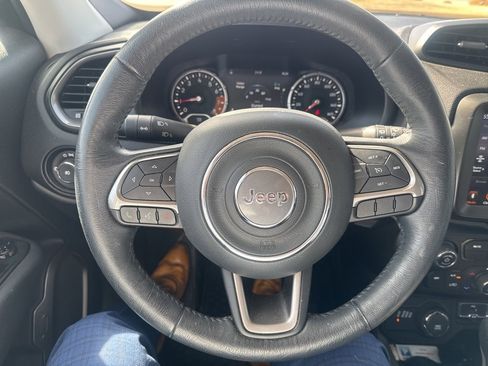 Used 2022 Jeep Renegade Limited image 9