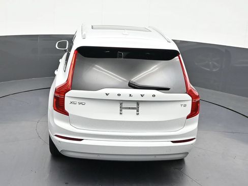 Used 2022 Volvo XC90 T5 Momentum FWD image 18