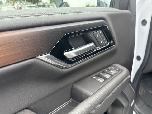 New 2026 GMC Yukon XL Denali w/ Denali Reserve Package AWD/4WD image 12