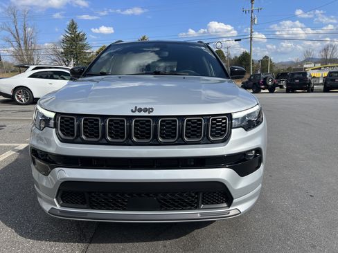 Used 2025 Jeep Compass Limited w/ High Altitude Package AWD/4WD image 5