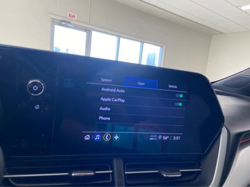 Used 2024 Chevrolet Trax RS w/ Sunroof Package image 25