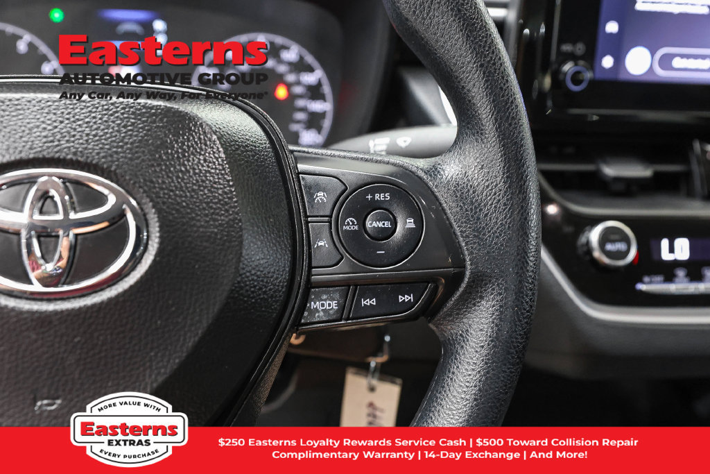 Used 2025 Toyota Corolla LE FWD image 16