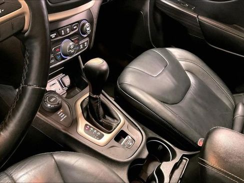 Used 2016 Jeep Cherokee Limited image 17