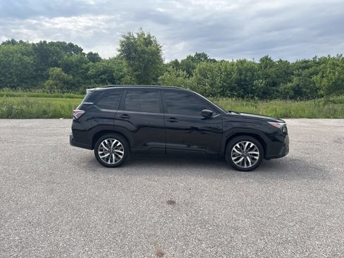 Certified 2025 Subaru Forester Touring AWD/4WD image 5