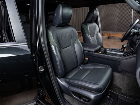 Used 2025 Lexus GX 550 image 31