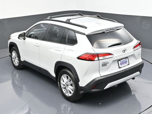 Used 2022 Toyota Corolla Cross LE image 52