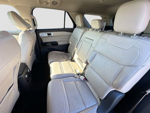 Certified 2022 Ford Explorer Platinum w/ Equipment Group 601A image 20