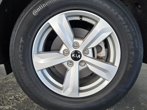 Used 2021 Kia Sorento LX FWD image 46