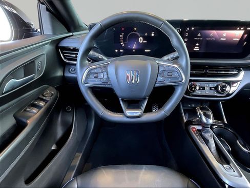 Used 2024 Buick Envista Sport Touring w/ Convenience I Package FWD image 8