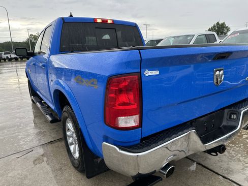 Used 2018 RAM 1500 SLT AWD/4WD image 9