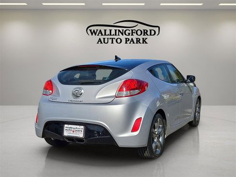 Used 2016 Hyundai Veloster Base w/ Option Group 02 image 4