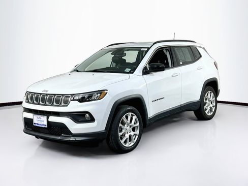 Used 2022 Jeep Compass Latitude w/ Sun and Sound Group image 1