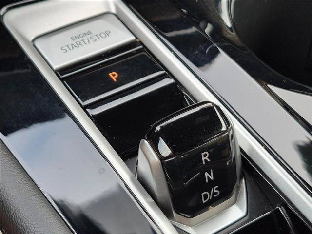 Used 2024 Volkswagen Atlas Cross Sport SE FWD image 12