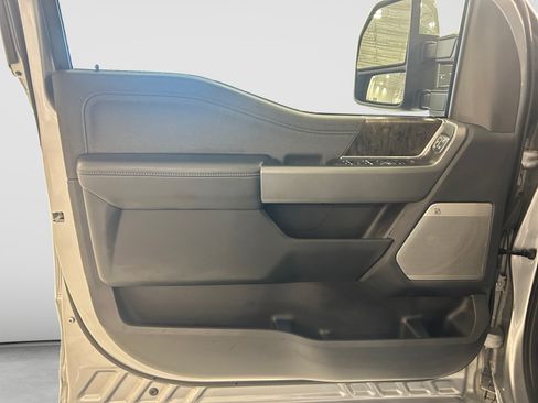 Used 2023 Ford F350 Lariat w/ Lariat Ultimate Package AWD/4WD image 7