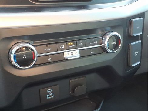 Used 2023 Ford F150 XL image 9