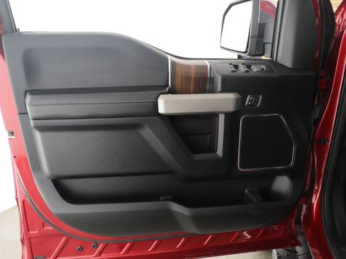 Used 2017 Ford F150 Lariat image 9