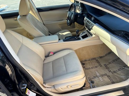 Used 2013 Lexus ES 350 w/ Luxury Pkg image 41