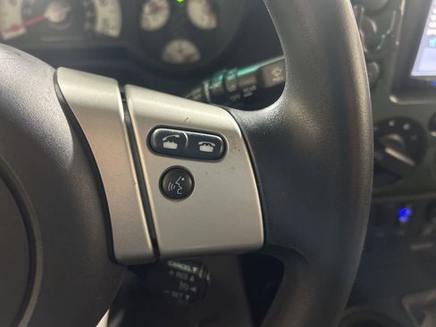 Used 2014 Toyota FJ Cruiser 4WD image 30