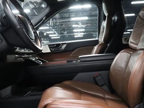 Used 2023 Lincoln Navigator Reserve RWD image 11