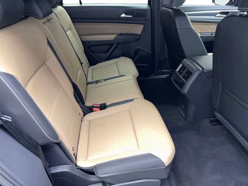 Used 2023 Volkswagen Atlas Cross Sport SE w/ Panoramic Sunroof Package FWD image 39