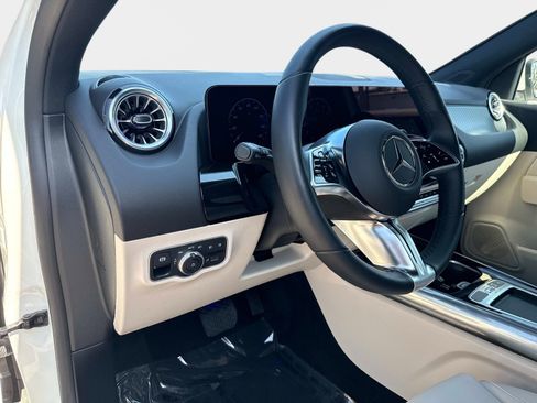 Certified 2025 Mercedes-Benz GLA 250 image 20
