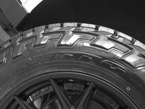 Used 2026 GMC Yukon AT4 image 36