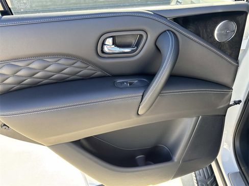 Certified 2024 INFINITI QX80 Sensory image 11