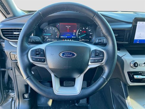 Used 2023 Ford Explorer XLT w/ Equipment Group 202A image 11