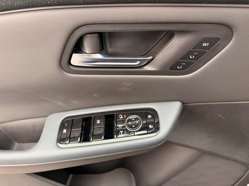 New 2026 Nissan Leaf Platinum+ w/ Cargo Package (Platinum+) image 11