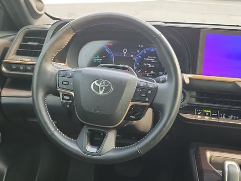 Certified 2025 Toyota Crown Signia w/ Advanced Technology Package AWD/4WD image 23