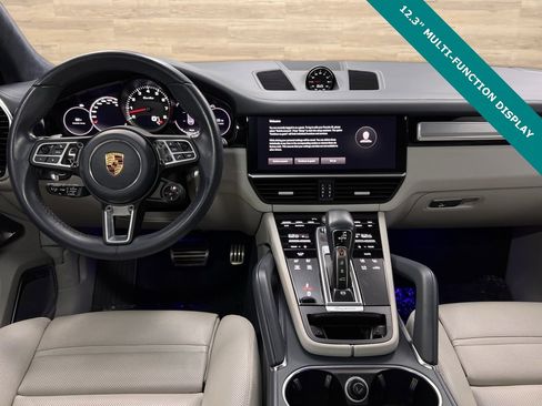 Used 2022 Porsche Cayenne Turbo image 2