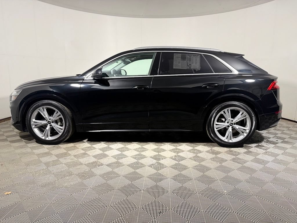 Used 2023 Audi Q8 Prestige AWD/4WD image 3