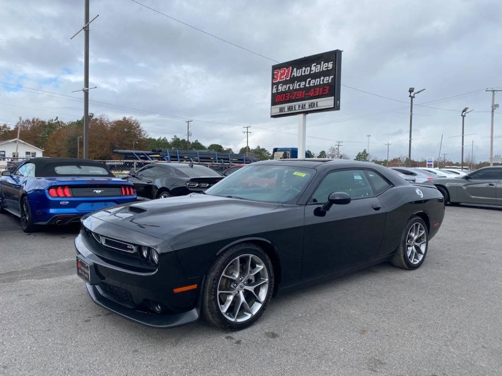 Used 2022 Dodge Challenger GT RWD image 1