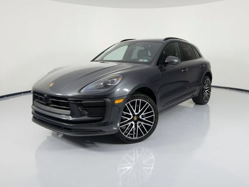 Certified 2026 Porsche Macan AWD/4WD image 1
