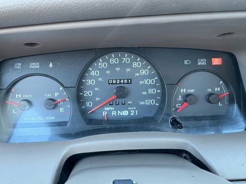 Used 2005 Mercury Grand Marquis GS image 16