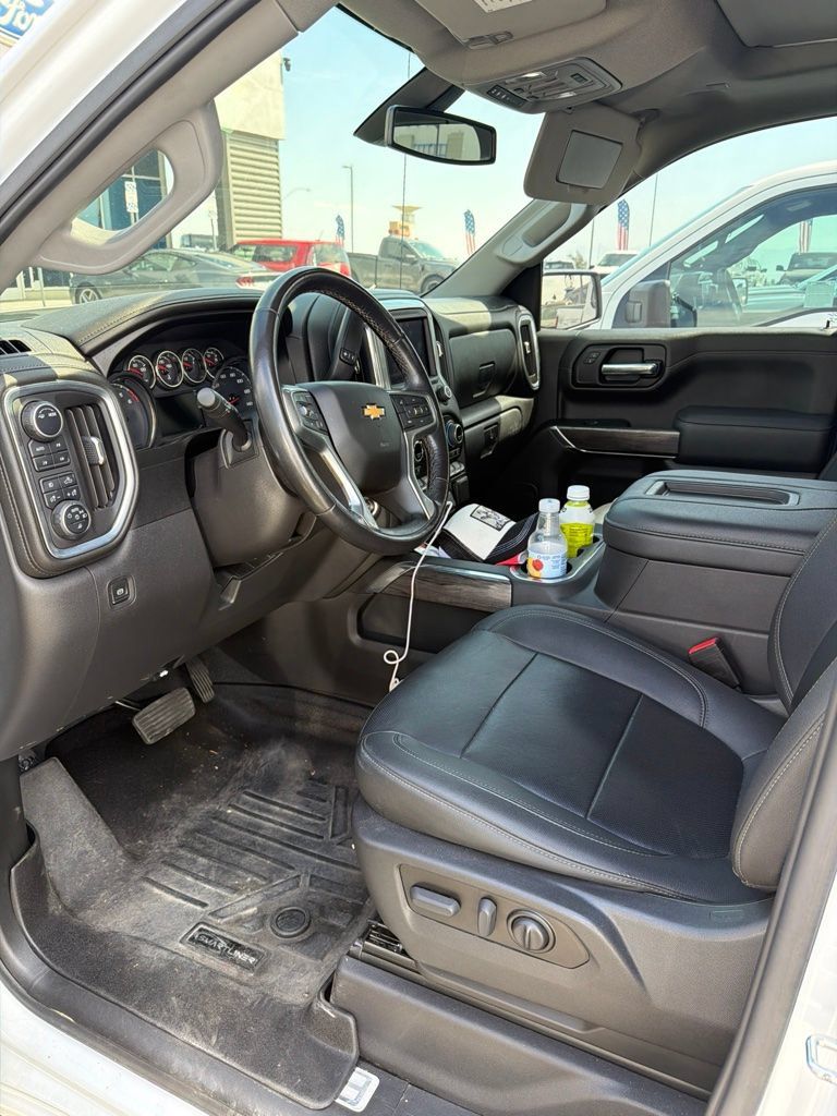 Used 2021 Chevrolet Silverado 1500 LTZ w/ Z71 Off-Road Package AWD/4WD image 15