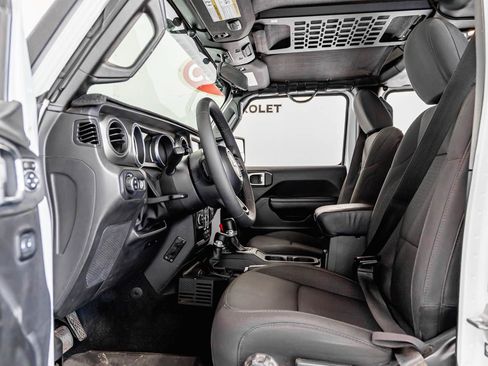 Used 2023 Jeep Gladiator Sport AWD/4WD image 9