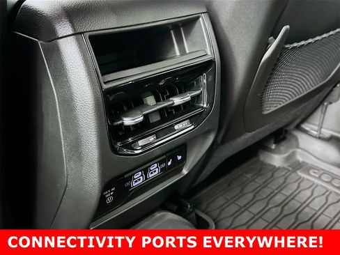 Used 2022 Jeep Grand Cherokee Trailhawk image 12