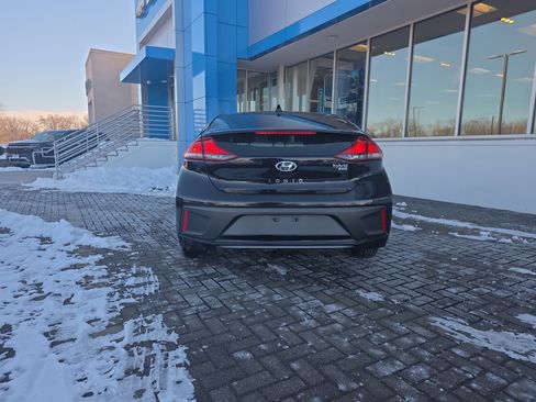 Used 2019 Hyundai Ioniq Blue image 4