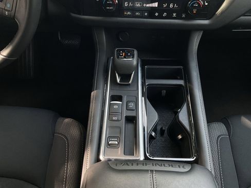 Used 2025 Nissan Pathfinder SV FWD image 14