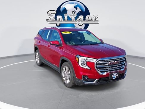 Certified 2023 GMC Terrain SLT image 2