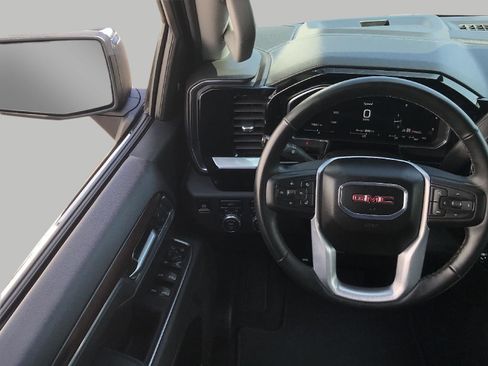Used 2026 GMC Sierra 1500 SLT AWD/4WD image 4