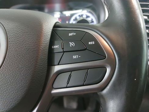 Used 2019 Jeep Cherokee Limited FWD image 16