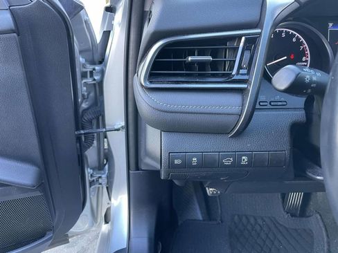 Used 2022 Toyota Camry SE image 31